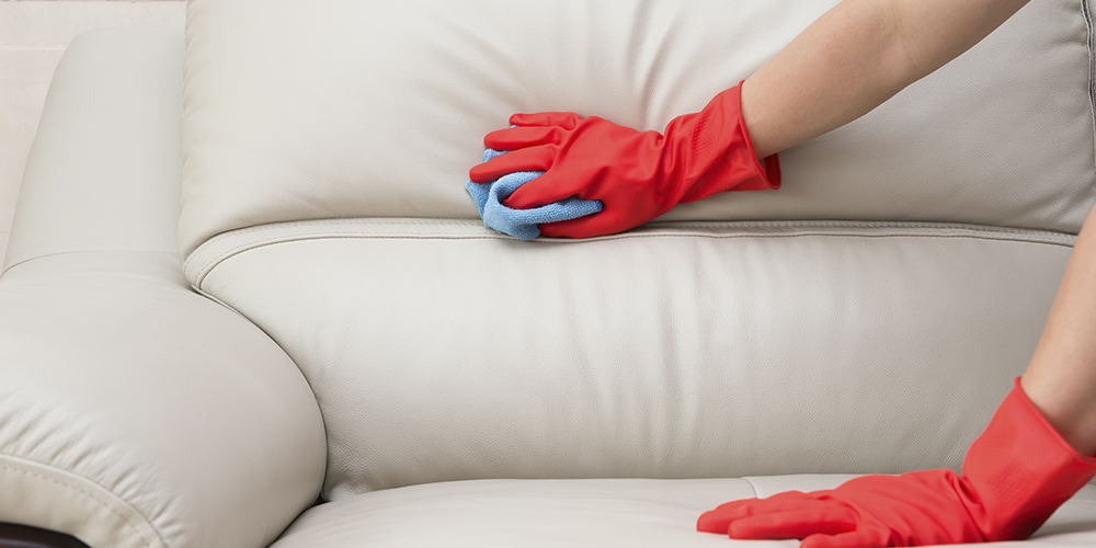 Limpieza: El truco casero para limpiar el sofá y otras tapicerías
