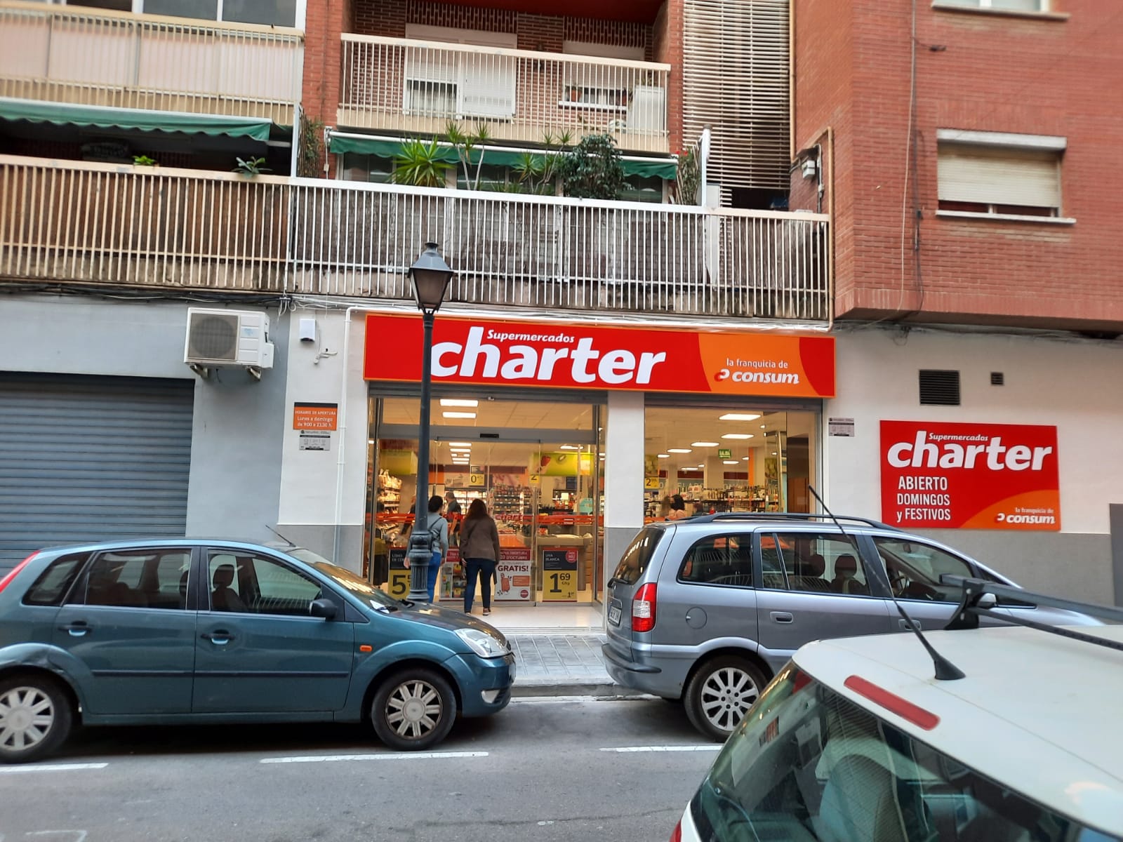 Charter inaugurates a new supermarket in Valencia with which it reaches